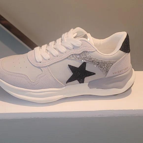 Vintage Havana Run Sneaker - Picture 5 of 11